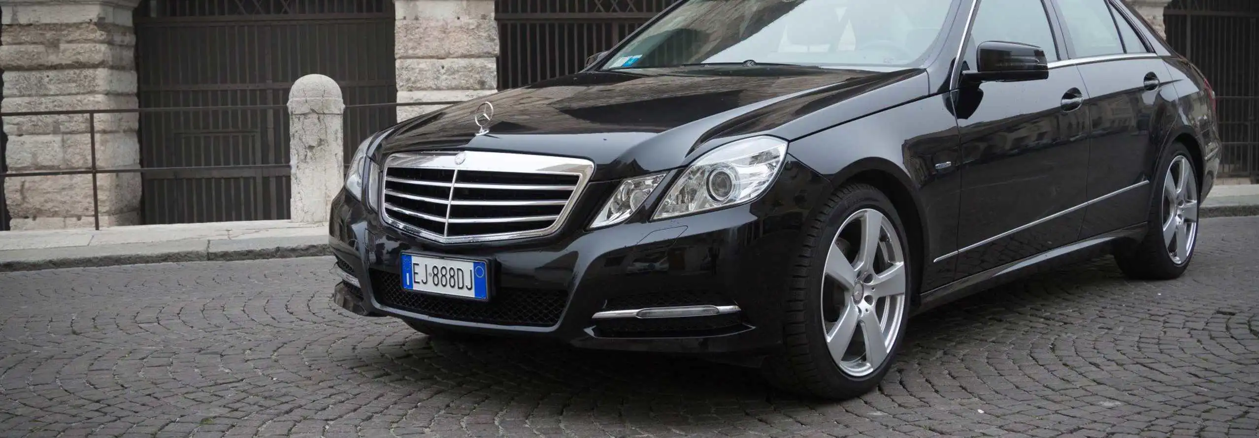 Роскошный автомобиль в Verona